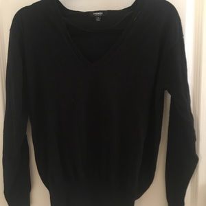 Premise v neck sweater